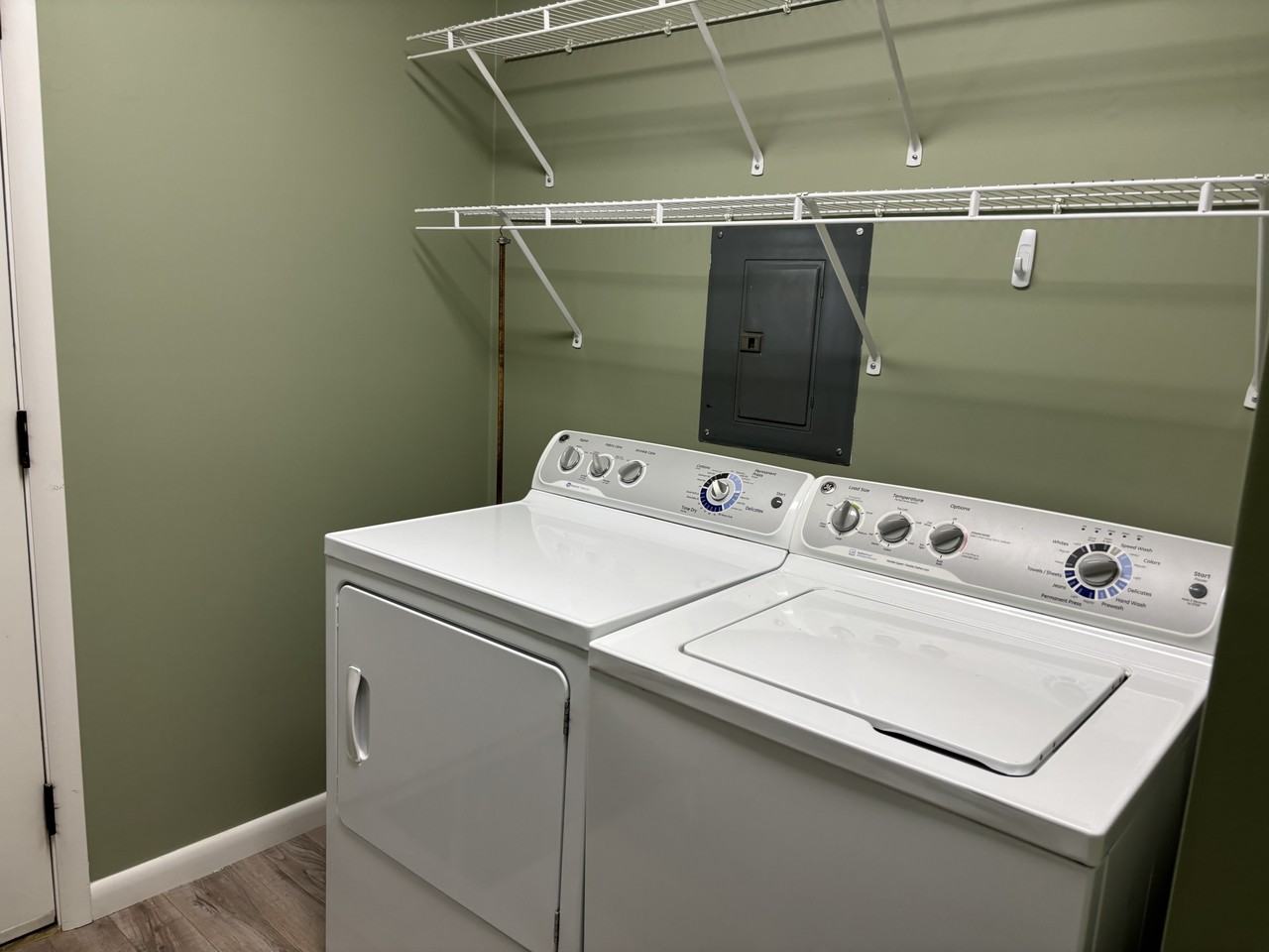 374 Raritan Dr #NA - Photo 3 of 8