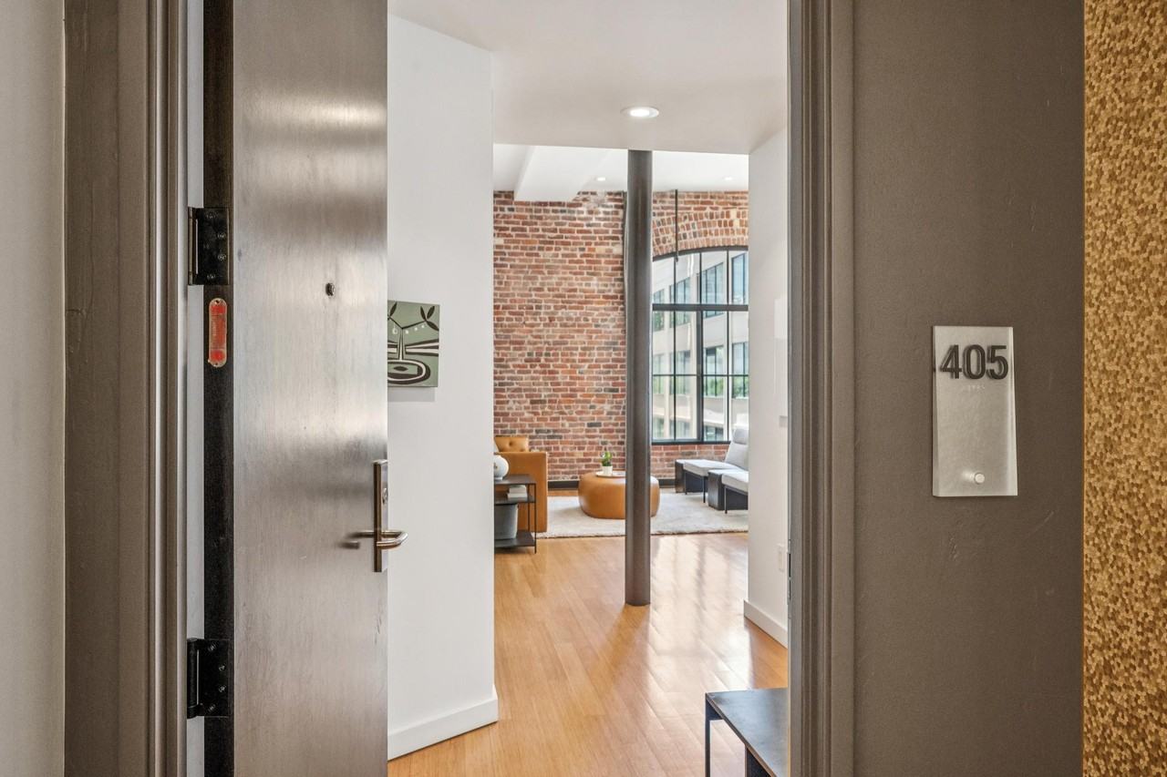 16 Jessie Street #405 - Photo 2 of 55