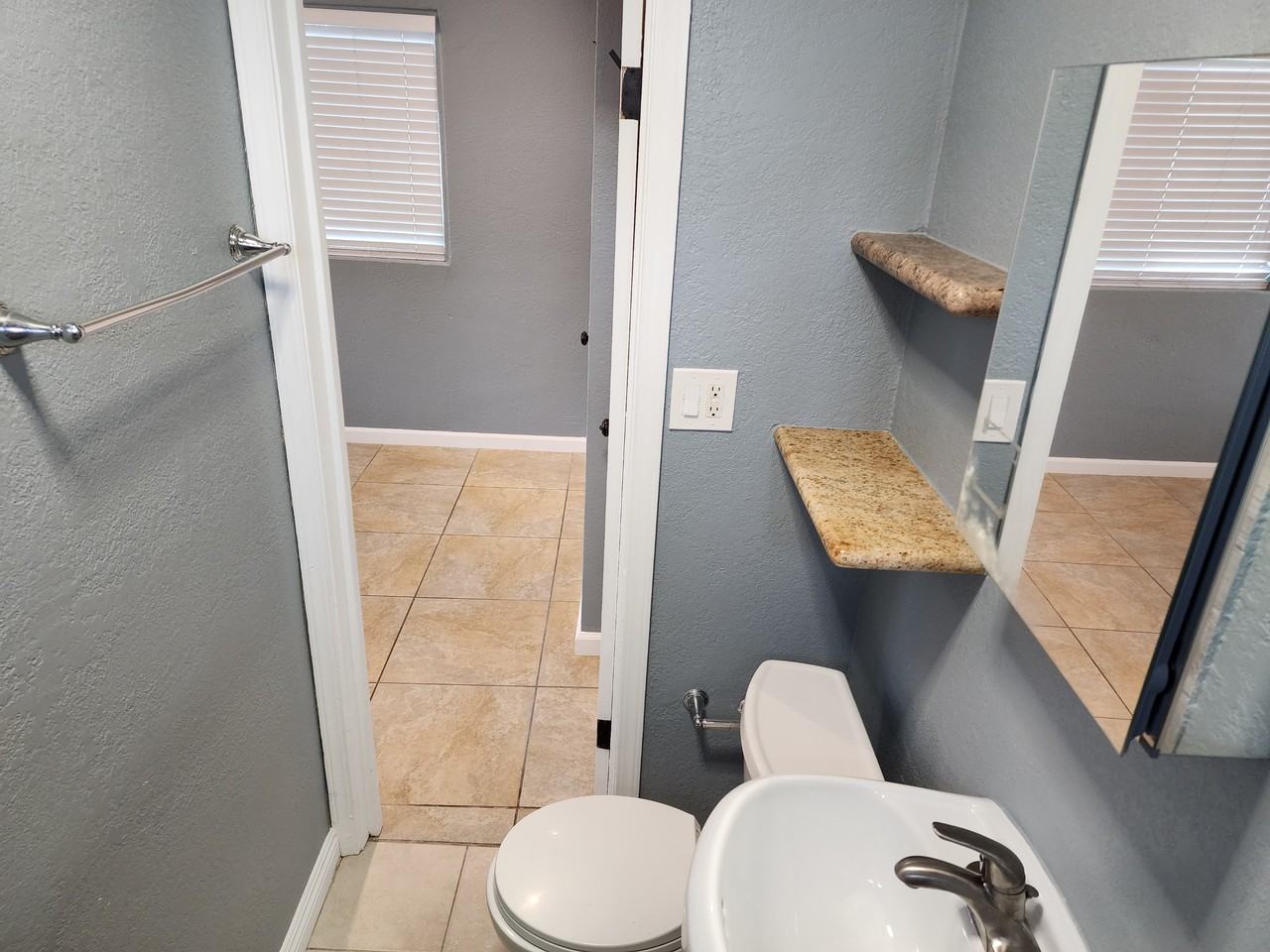711 S Pine St #711 - Photo 7 of 26