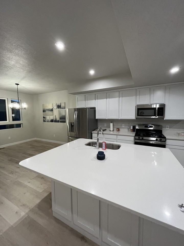 1788 W Sunspear Dr - Photo 2 of 7