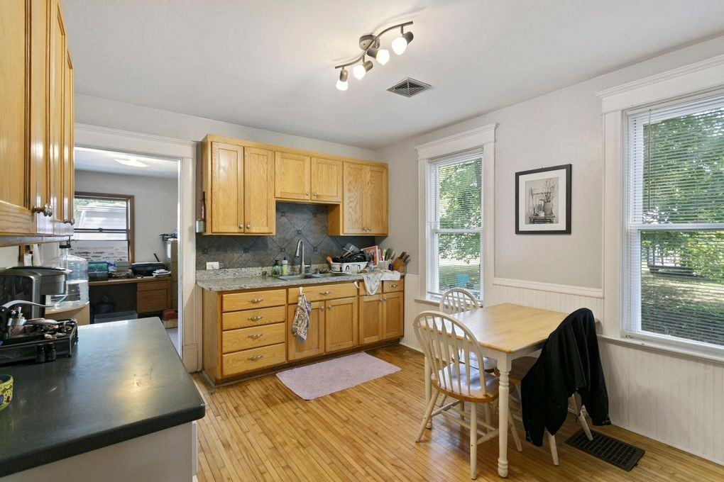 271 Nelson Blvd #NA - Photo 3 of 8
