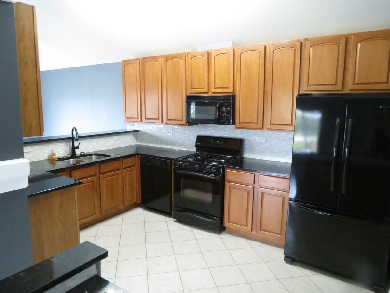 465 Cary Woods Cir #NA - Photo 5 of 17