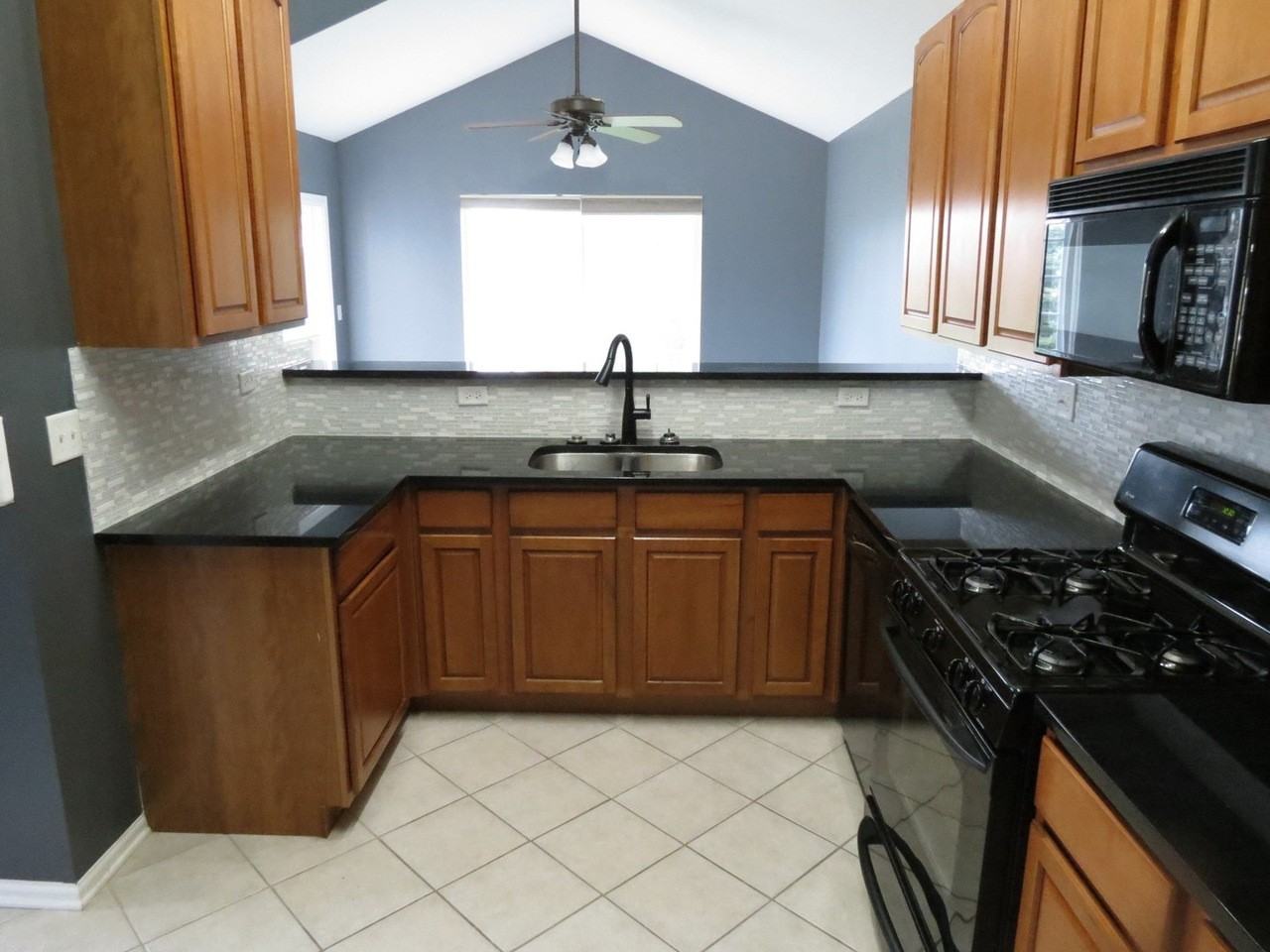 465 Cary Woods Cir #NA - Photo 6 of 17