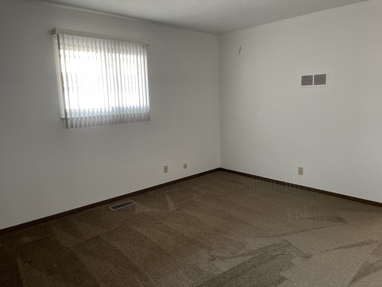 2200 Stoneybrook Rd #2 - Photo 5 of 9