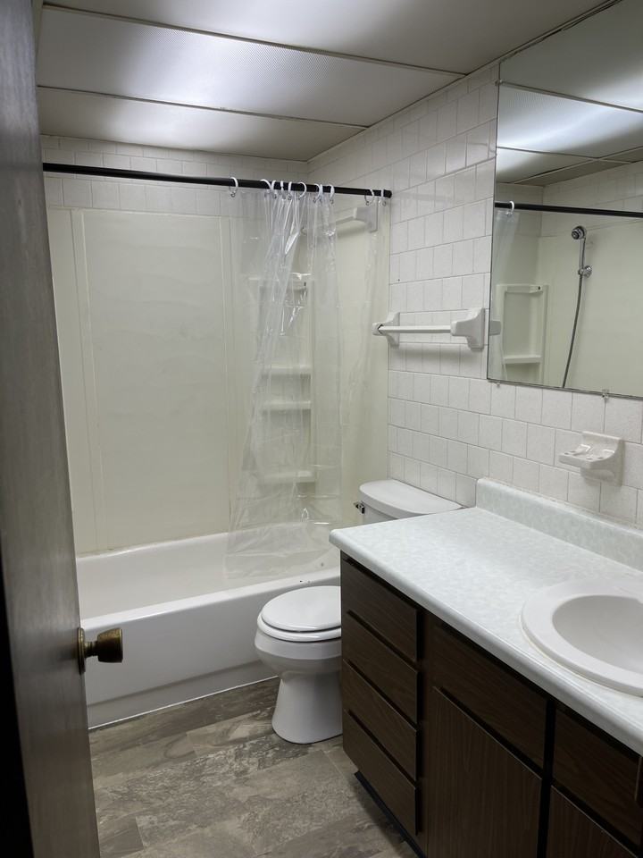 2200 Stoneybrook Rd #2 - Photo 6 of 9