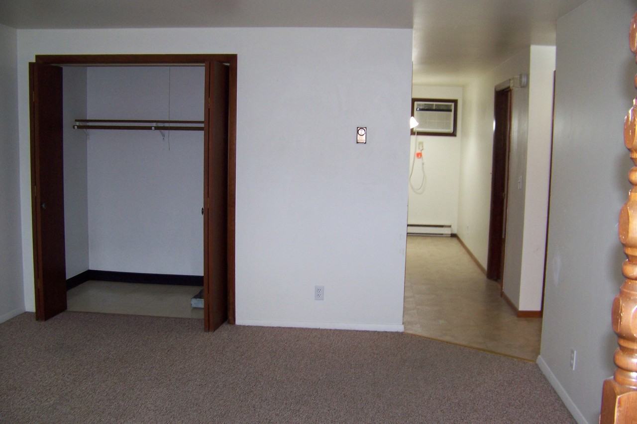 206 N Parkway Dr #B - Photo 3 of 14