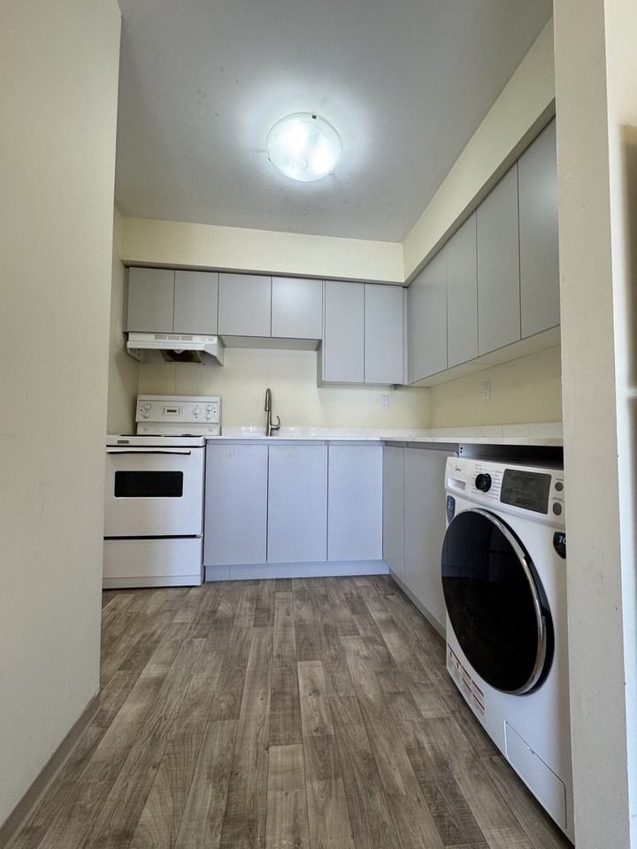 15158 Royal Ave - Photo 2 of 10