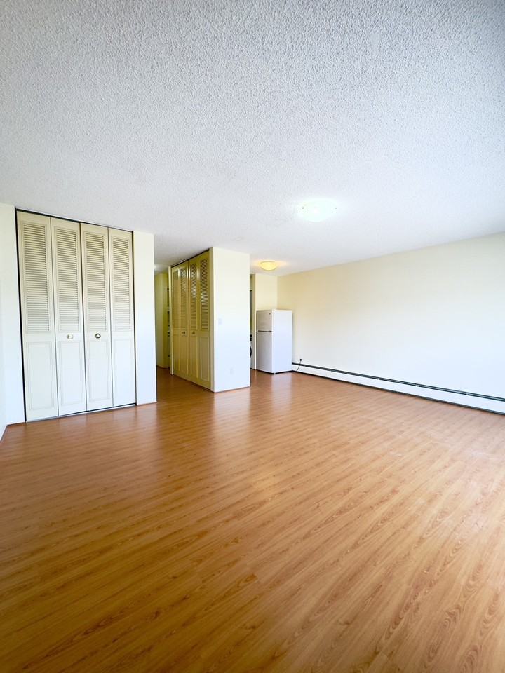 15158 Royal Ave - Photo 7 of 10