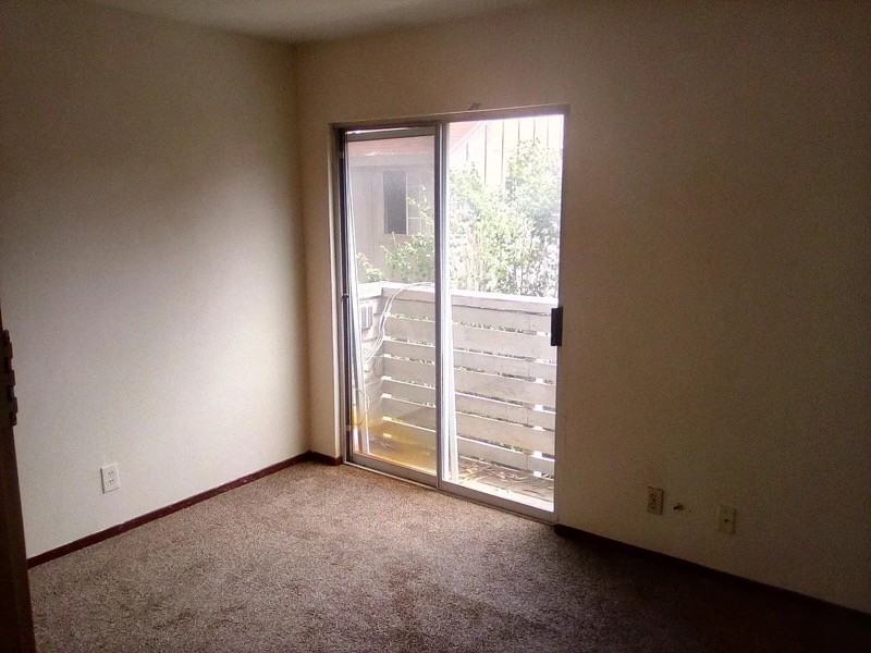 105 Crolls Garden Ct - Photo 4 of 6