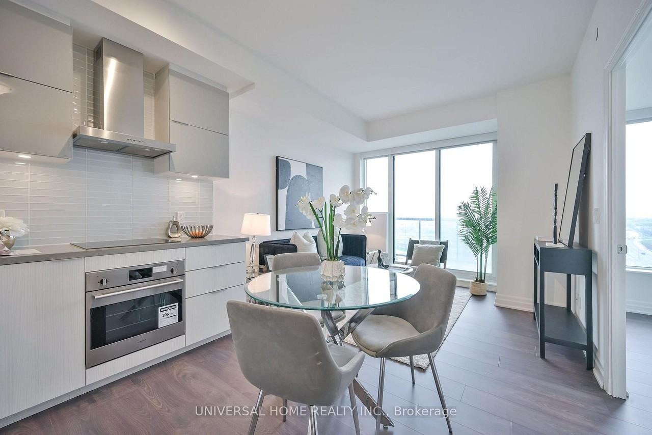 York Condos - Photo 6 of 27