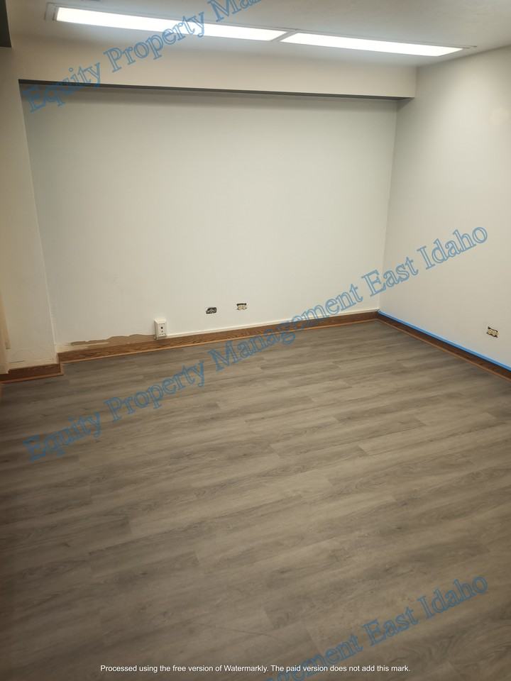 200 S Main St #H5 - Photo 6 of 27