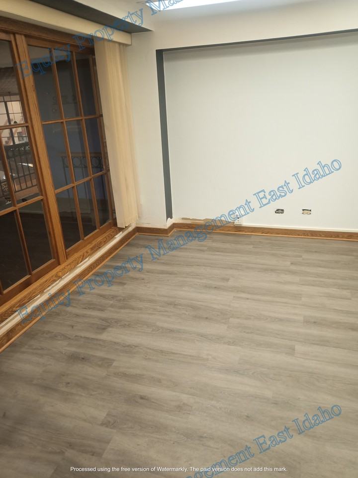 200 S Main St #H5 - Photo 7 of 27