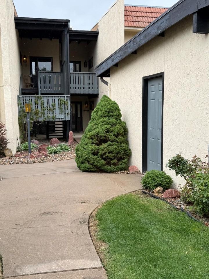 1118 Fontmore Rd - Photo 4 of 11
