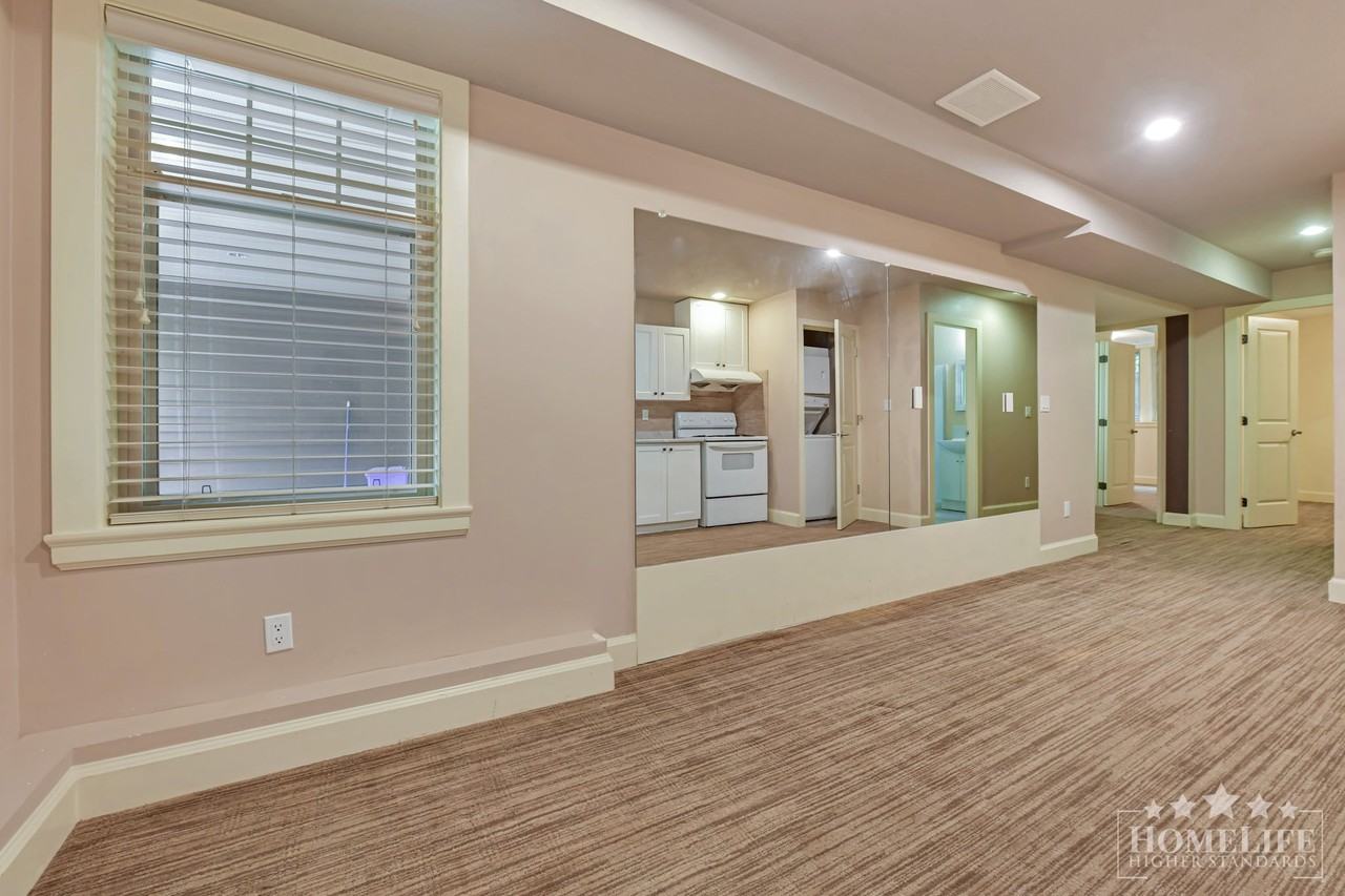 14066 24 Ave - Photo 4 of 15