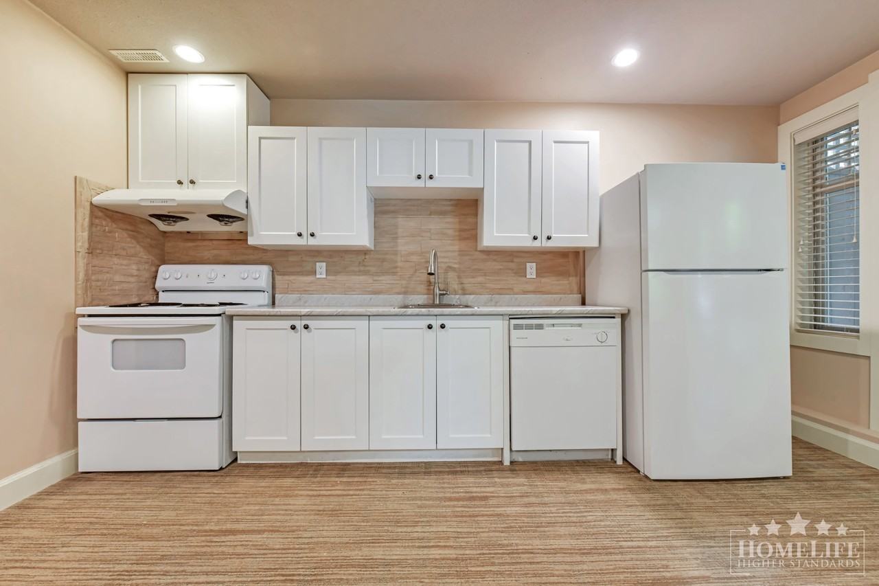 14066 24 Ave - Photo 5 of 15