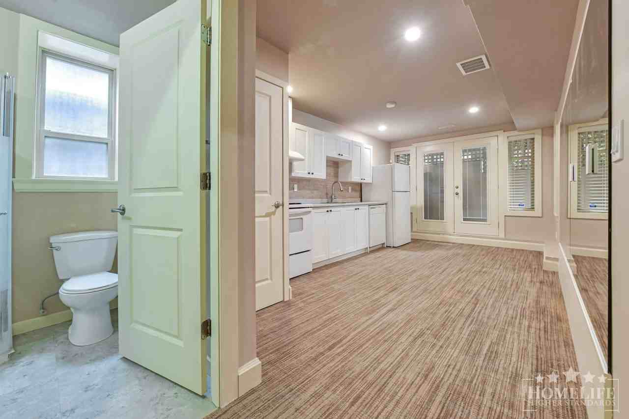 14066 24 Ave - Photo 7 of 15