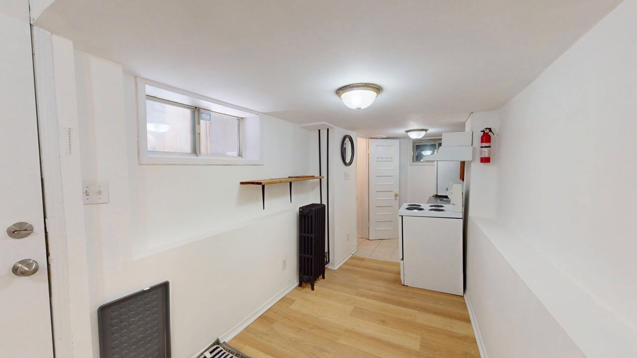 634 Dovercourt Rd - Photo 3 of 11