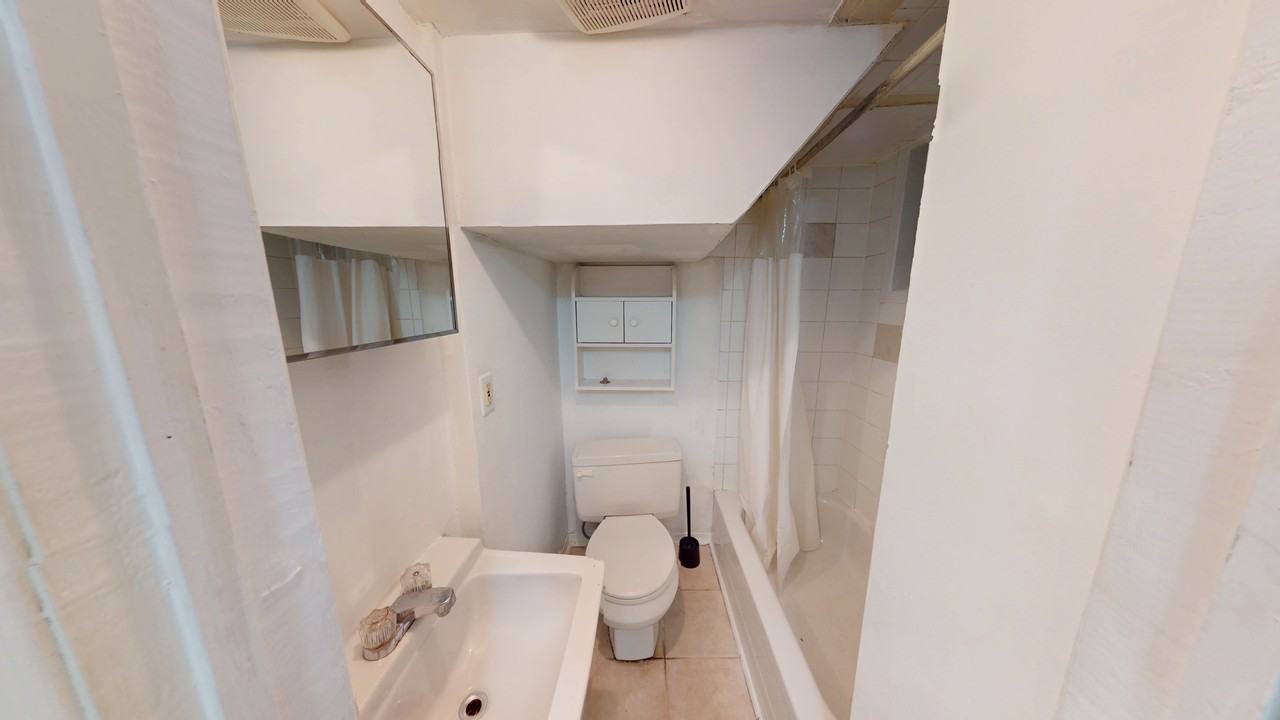 634 Dovercourt Rd - Photo 5 of 11