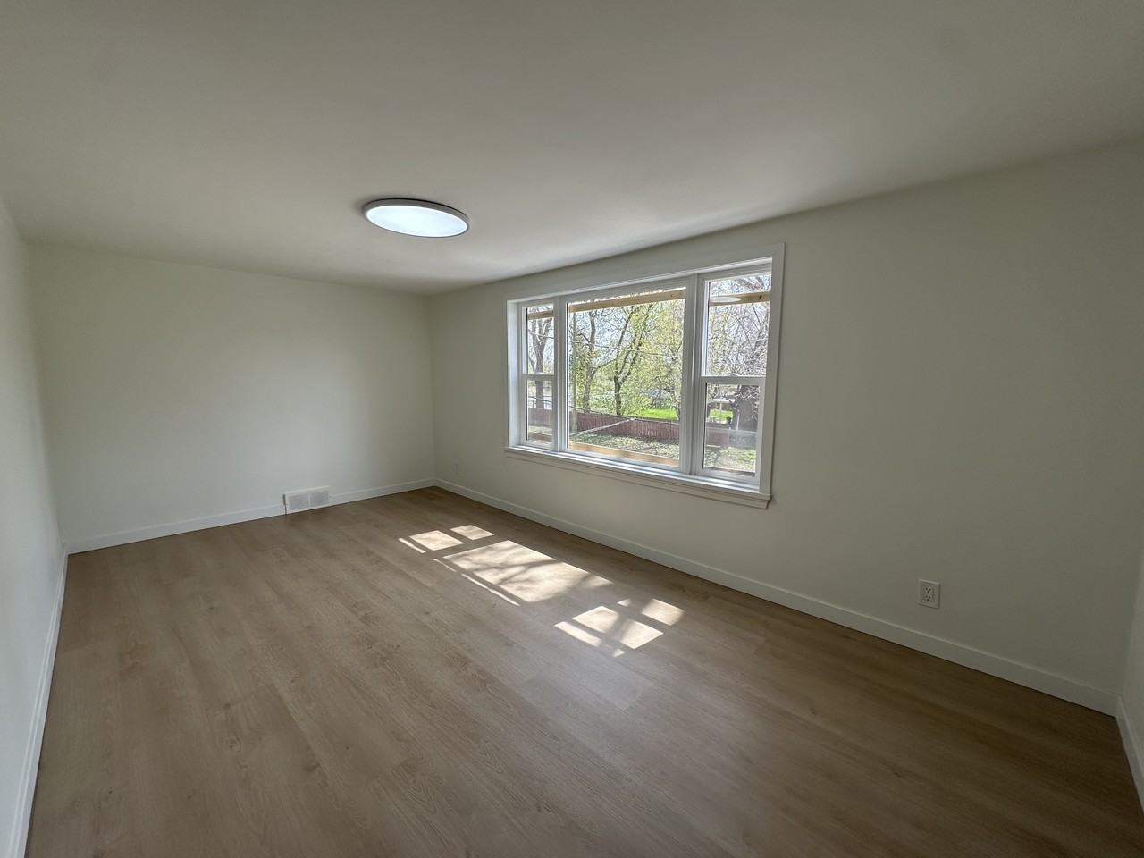 A-11 Luxton Avenue - Photo 6 of 18