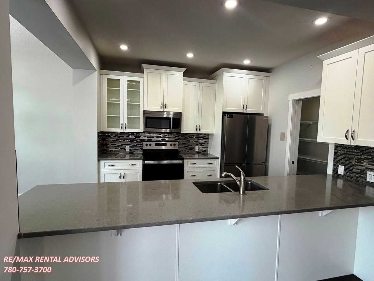 14 Evansfield Road Northwest - Photo 3 of 23