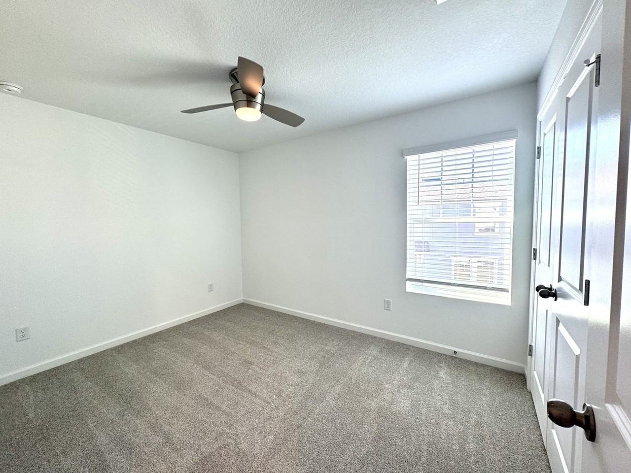 1025 Spring Palms Loop - Photo 6 of 10