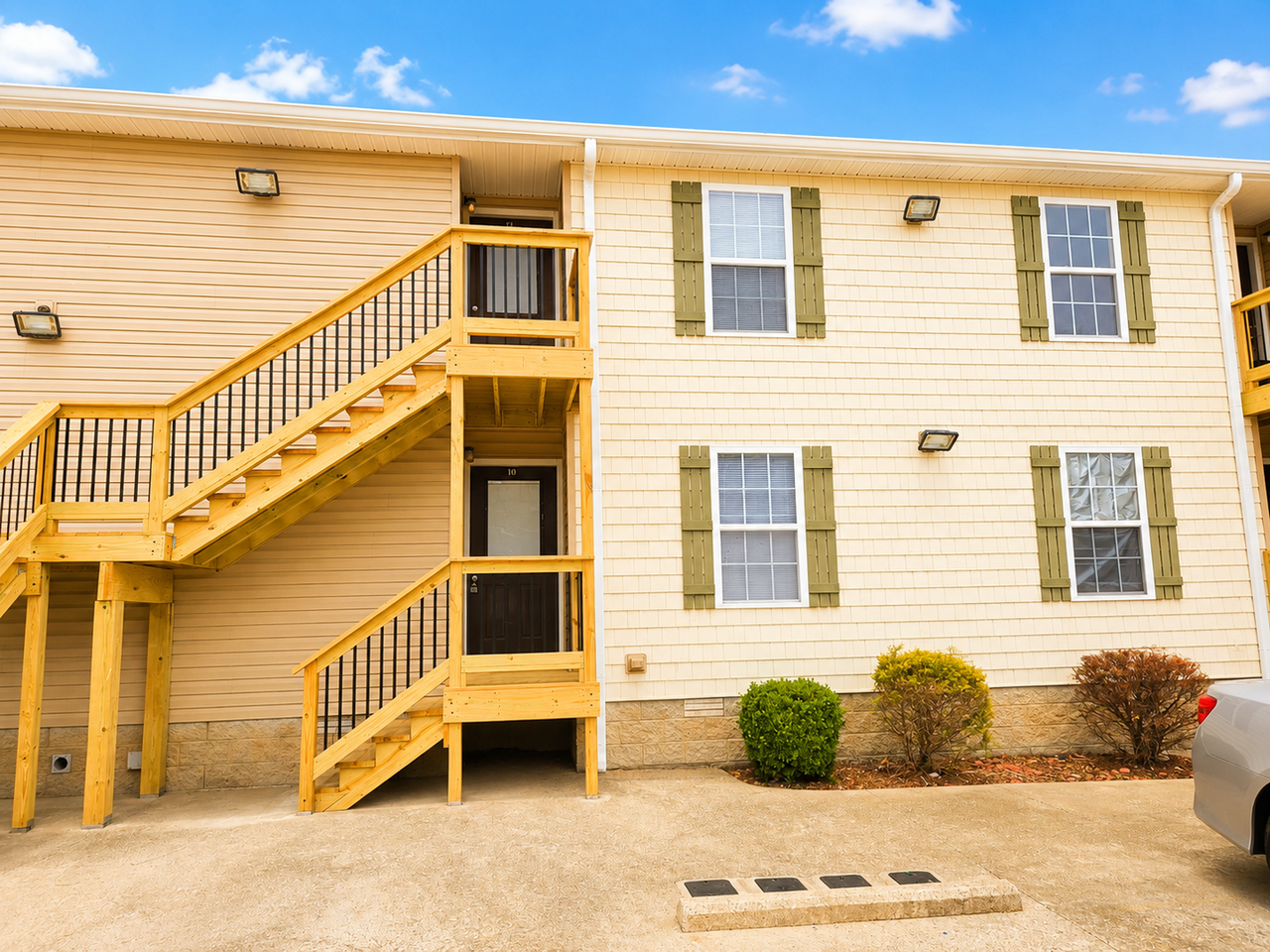 Southern Magnolia Apartments - Photo 2 of 32