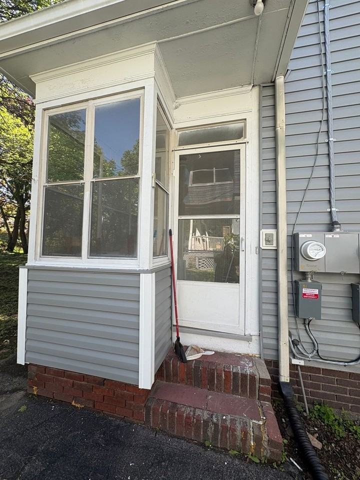 45 Clay Ave - Photo 4 of 37