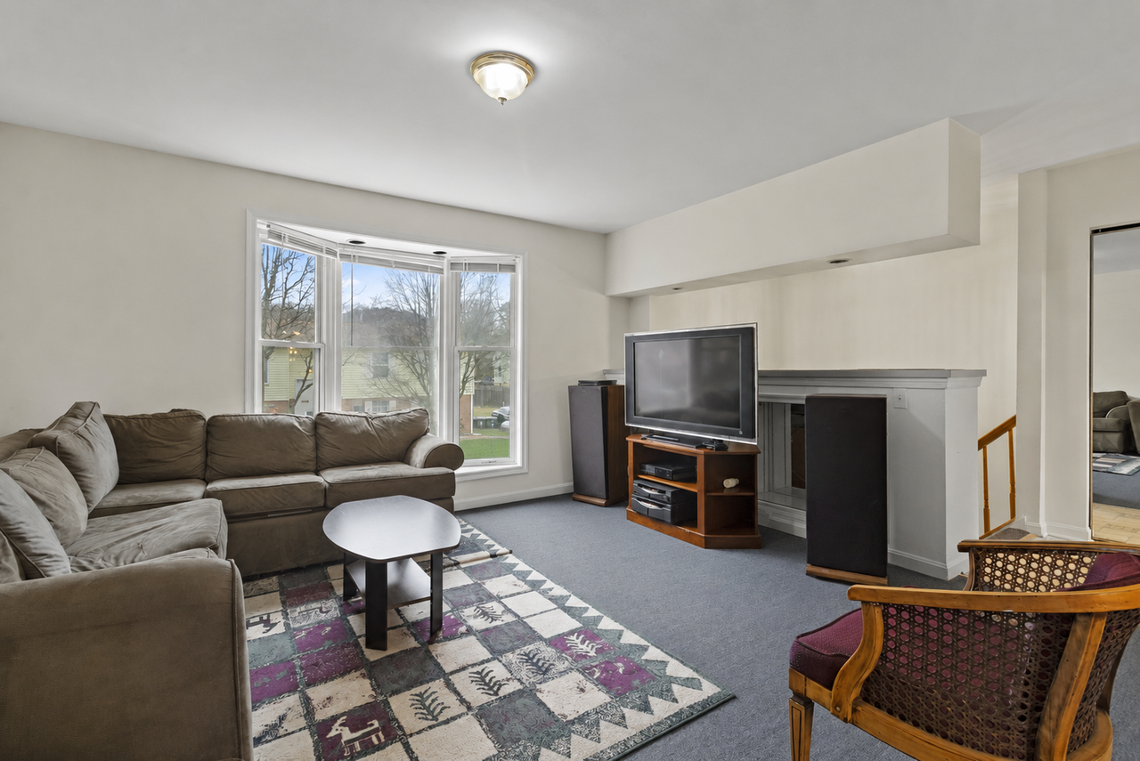 8809 38th Ave #1 - Photo 4 of 18