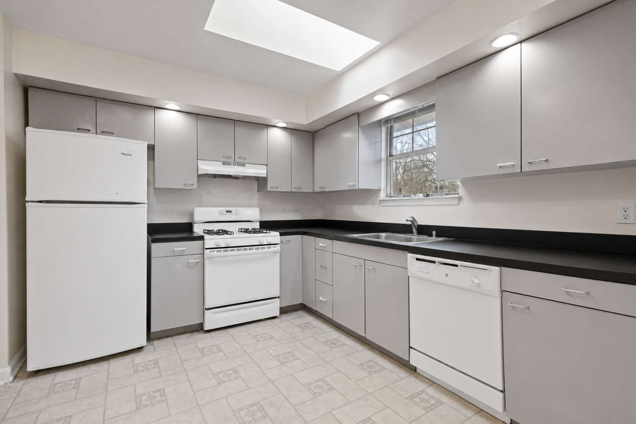 8809 38th Ave #1 - Photo 6 of 18
