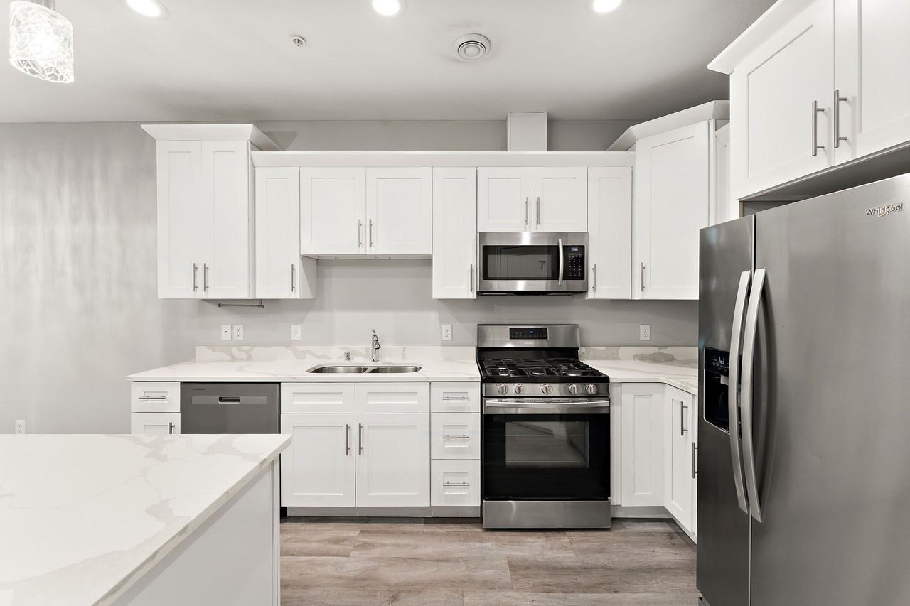 504 Stone Haven Dr Ne #504 - Photo 2 of 22