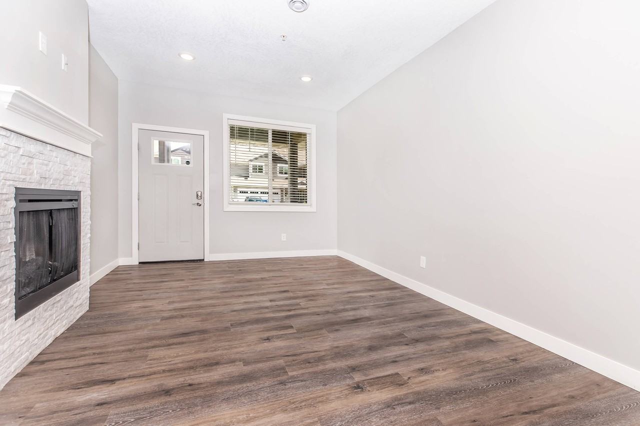 1161 Palisade Dr Ne #1161ADA - Photo 3 of 17