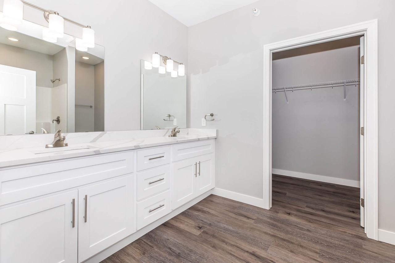 1161 Palisade Dr Ne #1161ADA - Photo 5 of 17