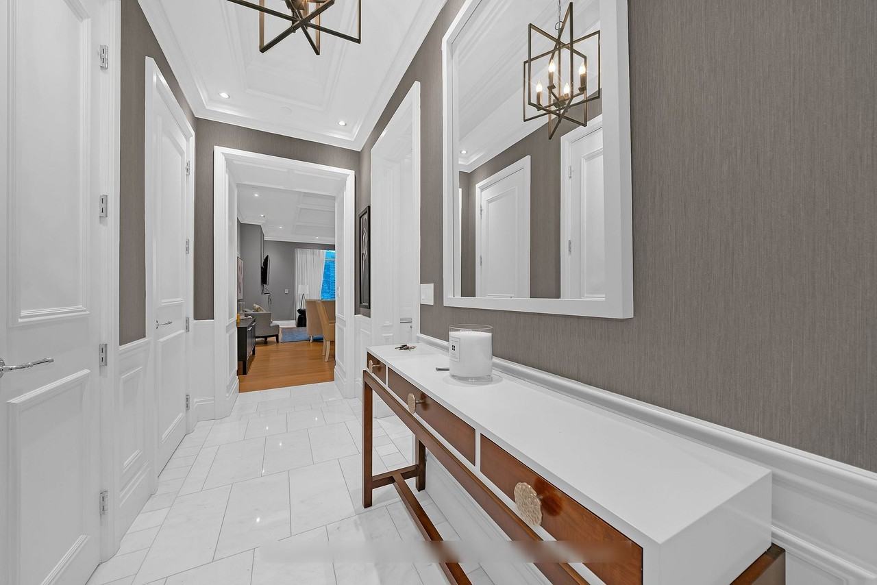 311 Residences At St Regis Toronto #4106 - Photo 4 of 24