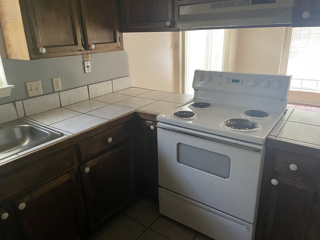 16534 George Oneal Rd #C - Photo 4 of 18