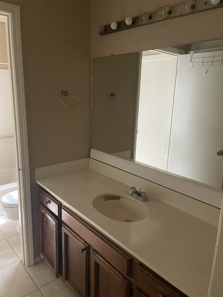 16534 George Oneal Rd #C - Photo 7 of 18