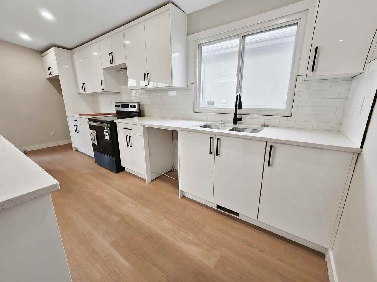 6333 4 St Nw - Photo 4 of 11