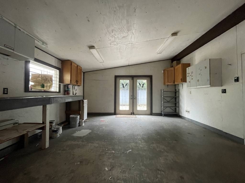 11720 Seacliff Rd #1 - Photo 4 of 24