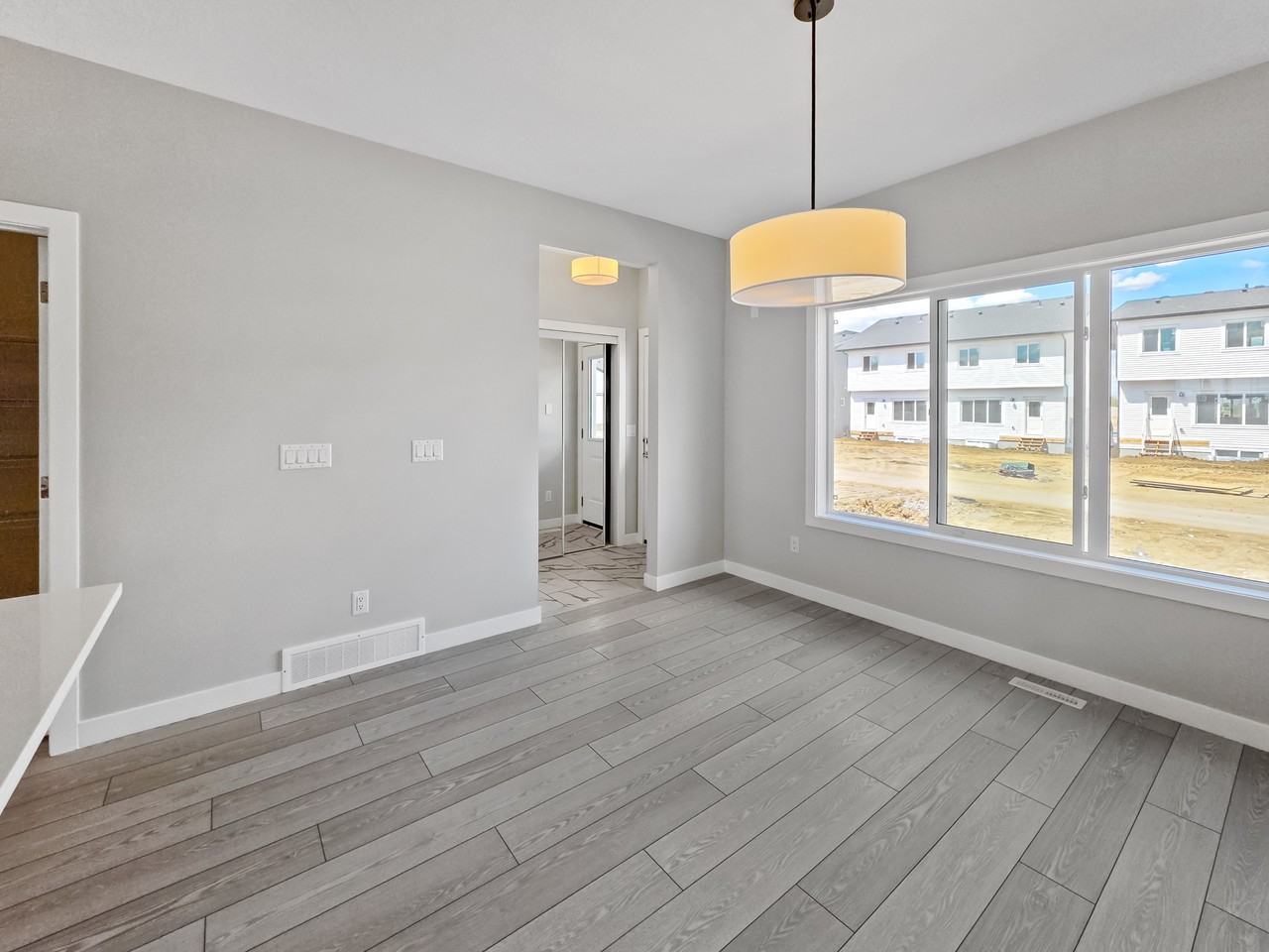 8510 Huxbury Dr Ne - Photo 6 of 31