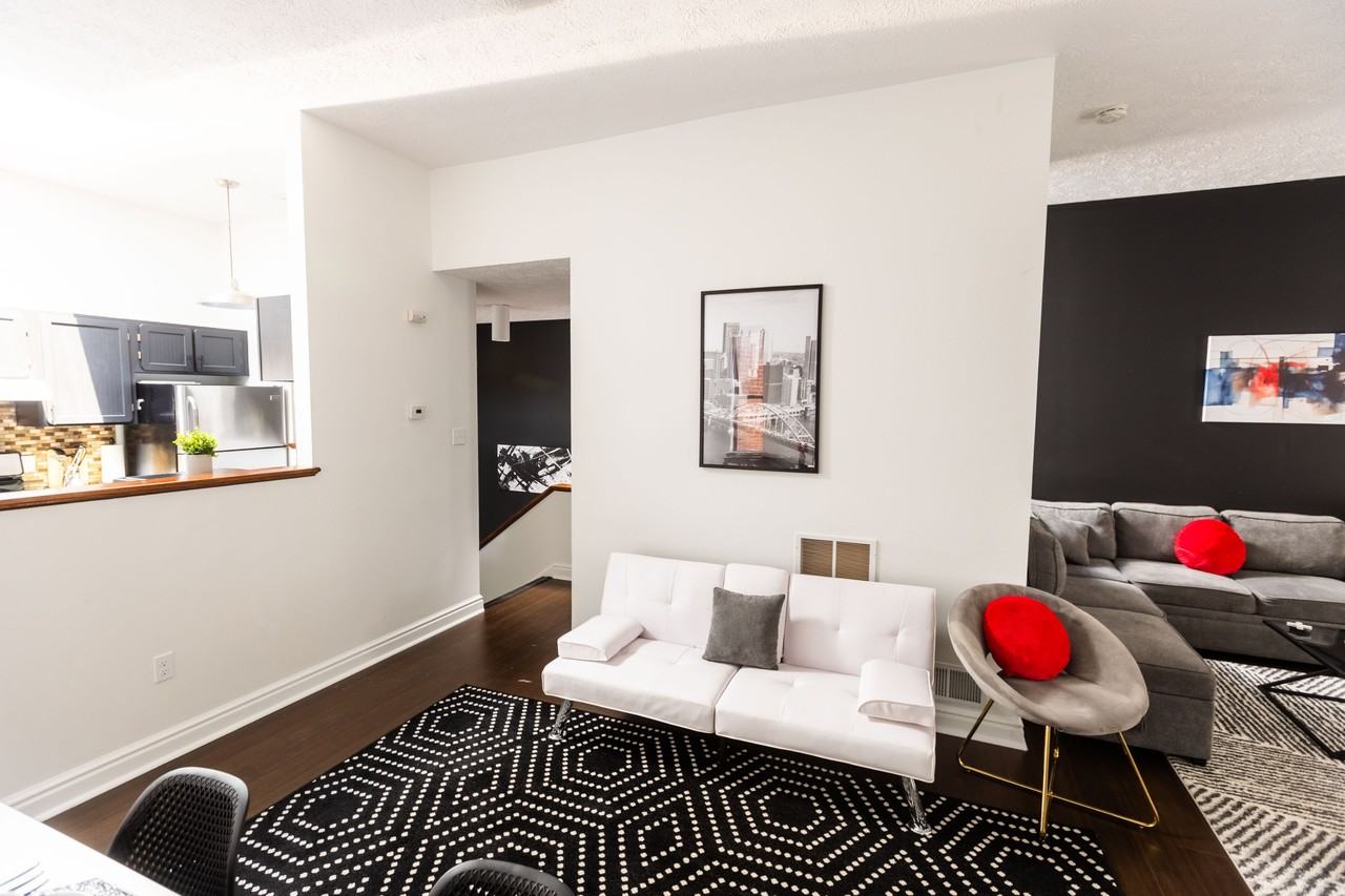 1306 Liverpool St #3 - Photo 3 of 34