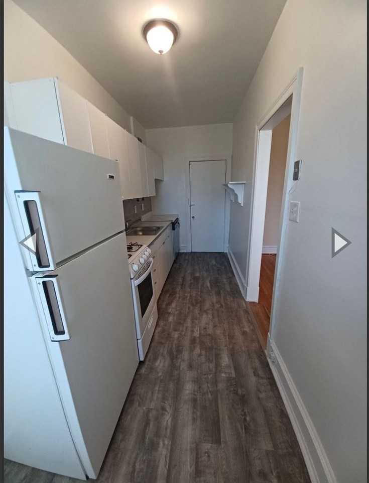 Kingsway Apartments - Photo 2 of 13