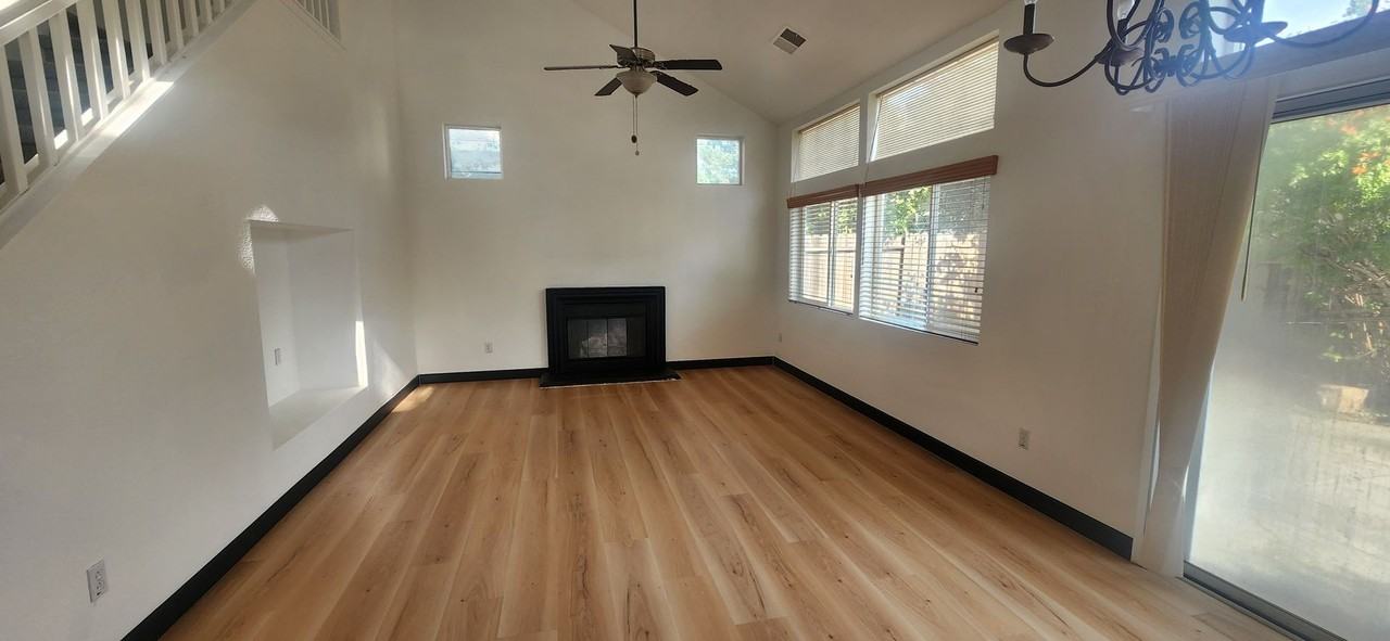 6390 Laguna Mirage Ln - Photo 3 of 15