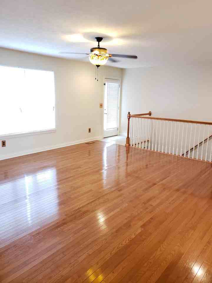206 Creekvale Dr - Photo 3 of 8