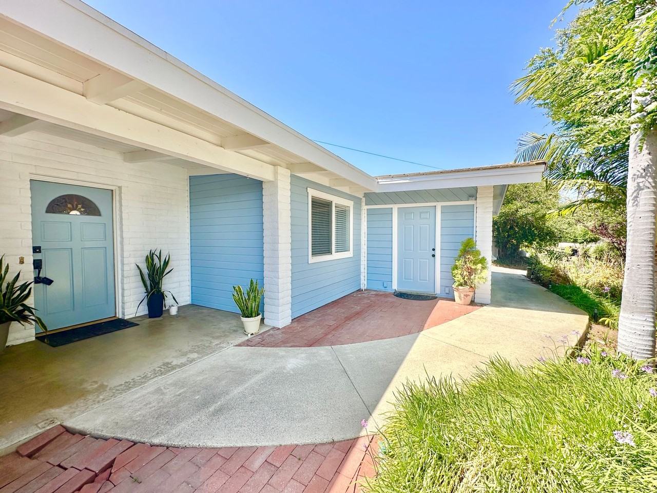 2573 Gum Tree Ln - Photo 3 of 50