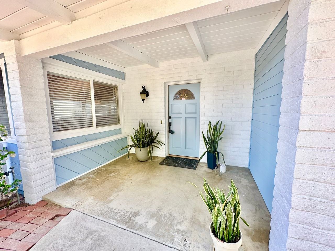 2573 Gum Tree Ln - Photo 2 of 50