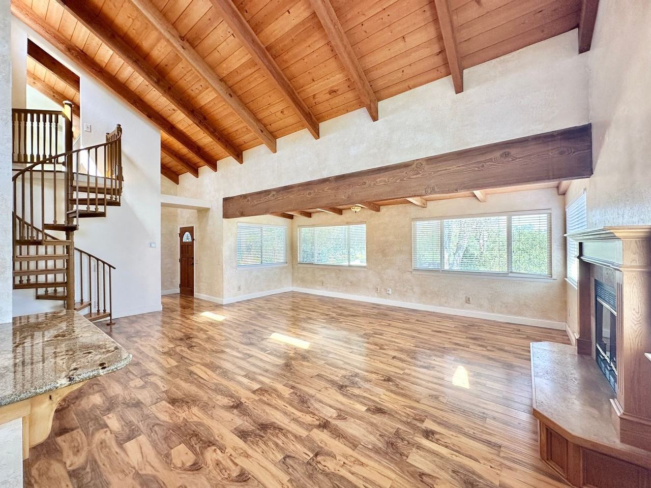 2573 Gum Tree Ln - Photo 7 of 50