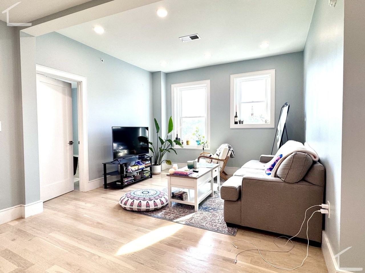 9 University Rd - Photo 4 of 10