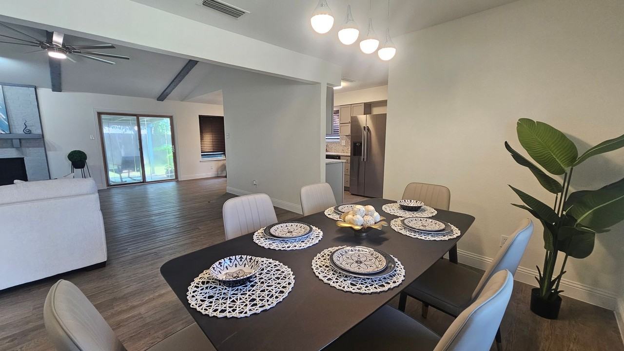 1619 Glenhill Ln - Photo 6 of 28