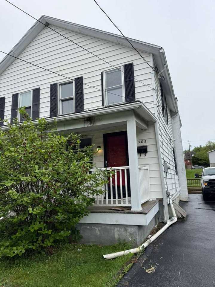 383 Carver St - Photo 2 of 16