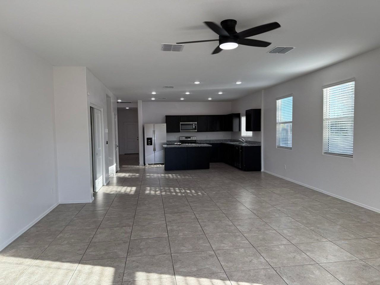 1086 W Avalon Canyon Dr - Photo 5 of 50
