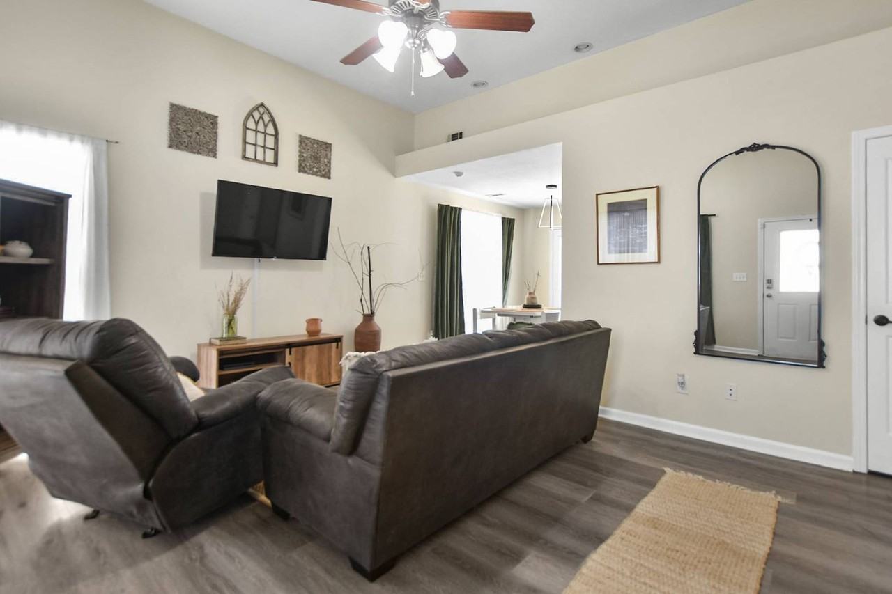 529 Oakmont Dr - Photo 4 of 16